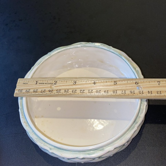 Arnels Round Ceramic Powder Dish with Lid White Green Quilted Pearl Irridescence - Picture 8 of 9